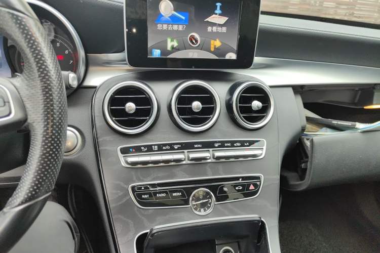 Used Mercedes-Benz C-Class 2015 Revised C 200 L Sport Edition Audio And AC Panel