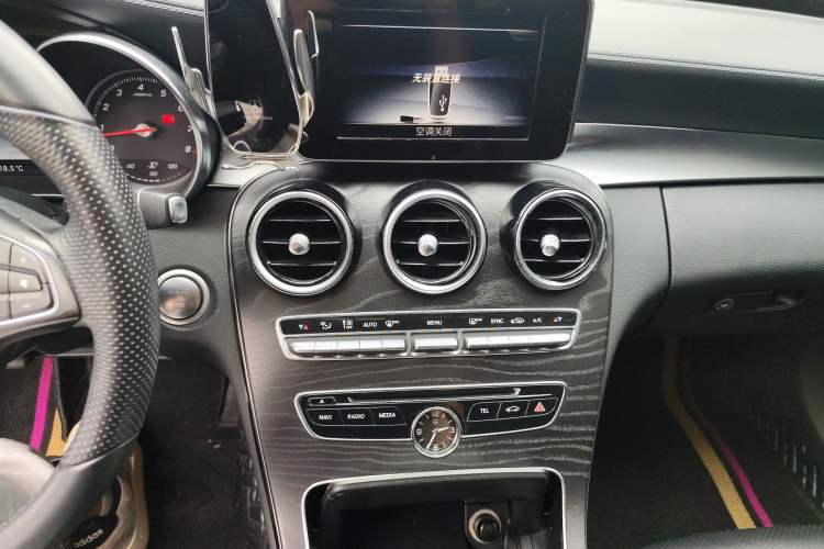 Used Mercedes-Benz C-Class 2015 C 180 L Sport Edition Audio And AC Panel
