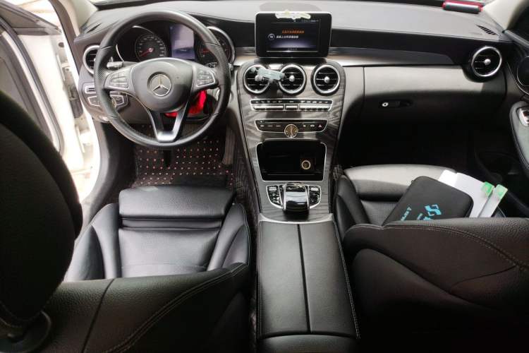 Used Mercedes-Benz C-Class 2015 Revised C 200 L Sport Edition Audio And AC Panel
