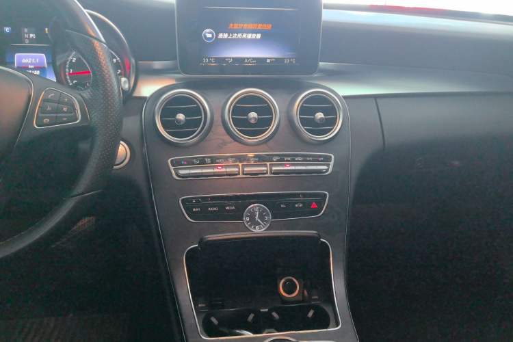 Used Mercedes-Benz C-Class 2015 C 200 station wagon Audio And AC Panel
