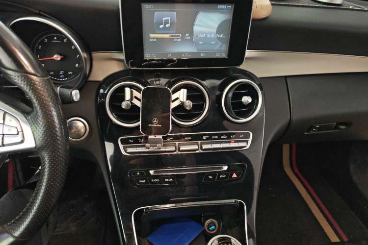 Used Mercedes-Benz C-Class 2015 C 200 Sport Edition Audio And AC Panel