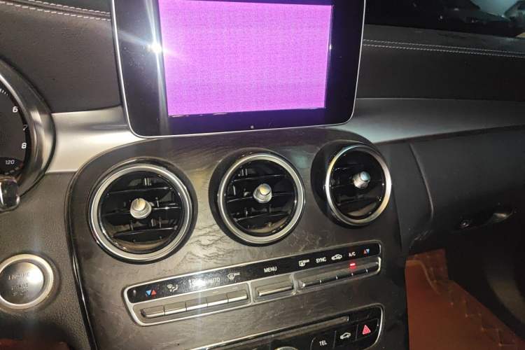 Used Mercedes-Benz C-Class 2015 Revised C 200 L Sport Edition Audio And AC Panel
