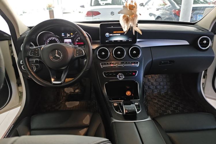 Used Mercedes-Benz C-Class 2015 C 260 L Sport Edition Center Console