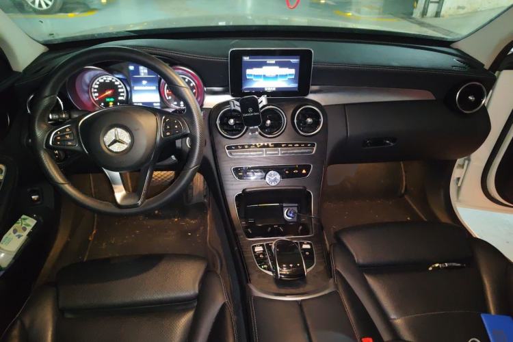 Used Mercedes-Benz C-Class 2015 Revised C 200 L Sport Edition Center Console