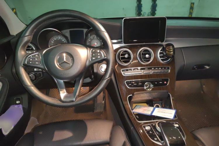 Used Mercedes-Benz C-Class 2015 C 200 L Center Console
