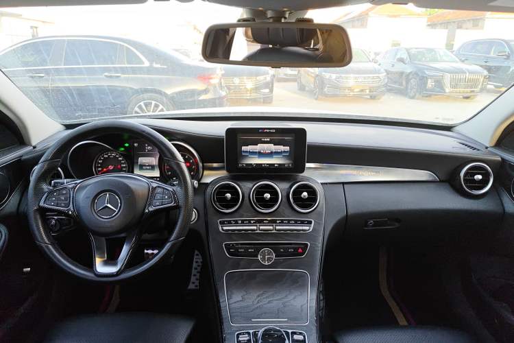 Used Mercedes-Benz C-Class 2015 C 200 L Sport Edition Center Console