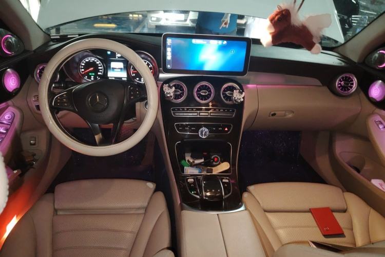 Used Mercedes-Benz C-Class 2015 Facelift C 200 L Center Console