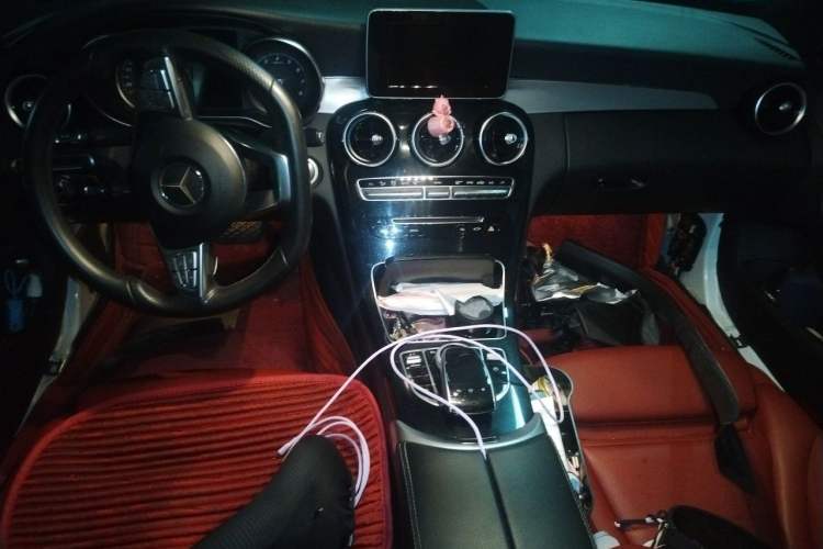 Used Mercedes-Benz C-Class 2015 C 200 Sport Edition Center Console