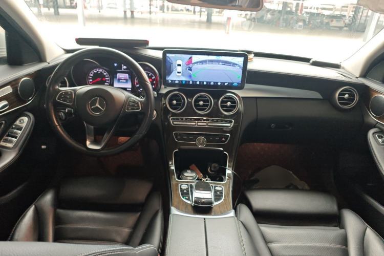 Used Mercedes-Benz C-Class 2015 Facelift C 200 L Center Console