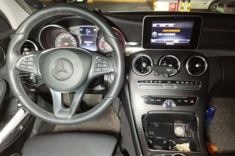 Used Mercedes-Benz C-Class 2015 Facelift C 180 L Center Console
