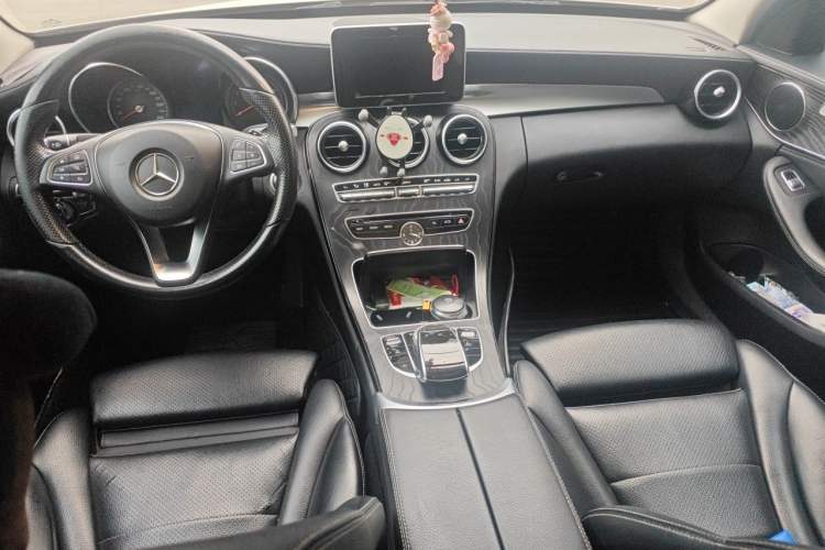 Used Mercedes-Benz C-Class 2015 Revised C 200 L Sport Edition Center Console