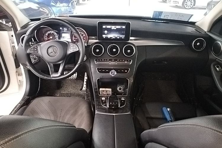Used Mercedes-Benz C-Class 2015 Restyled C 180 L Sport Edition Center Console