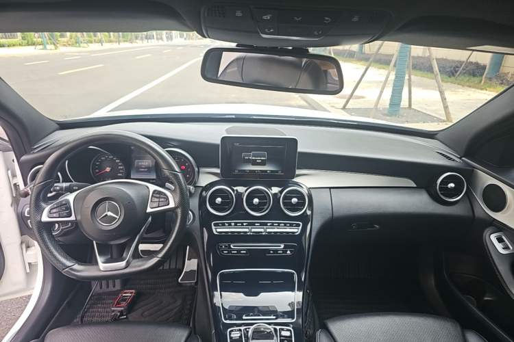 Used Mercedes-Benz C-Class 2015 C 200 Sport Edition Center Console