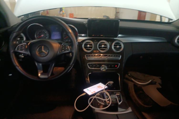 Used Mercedes-Benz C-Class 2015 C 200 L Center Console