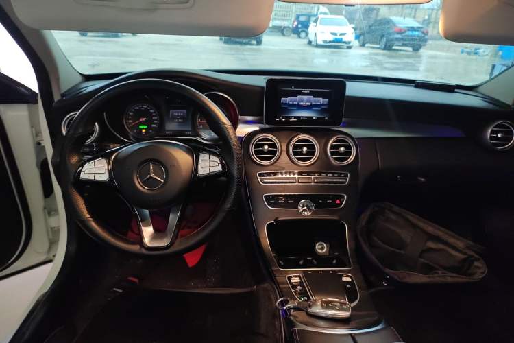 Used Mercedes-Benz C-Class 2015 C 200 station wagon Center Console