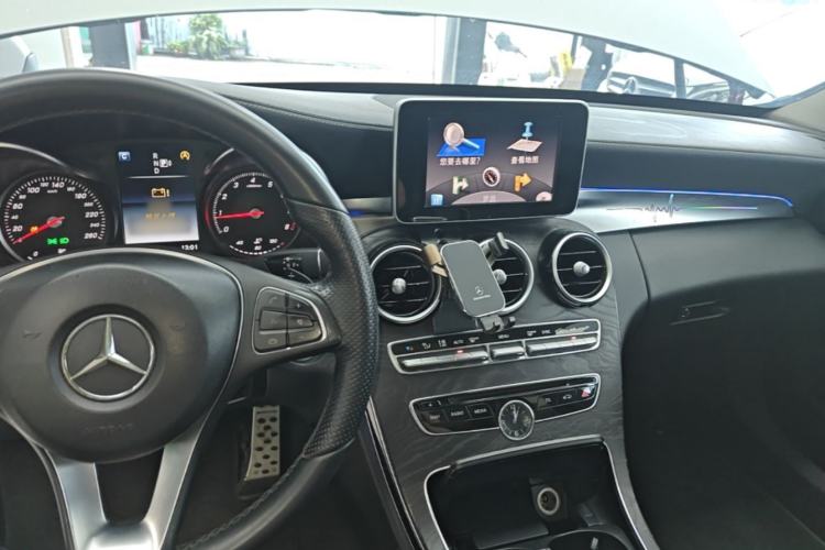 Used Mercedes-Benz C-Class 2015 C 200 L Sport Edition Center Console