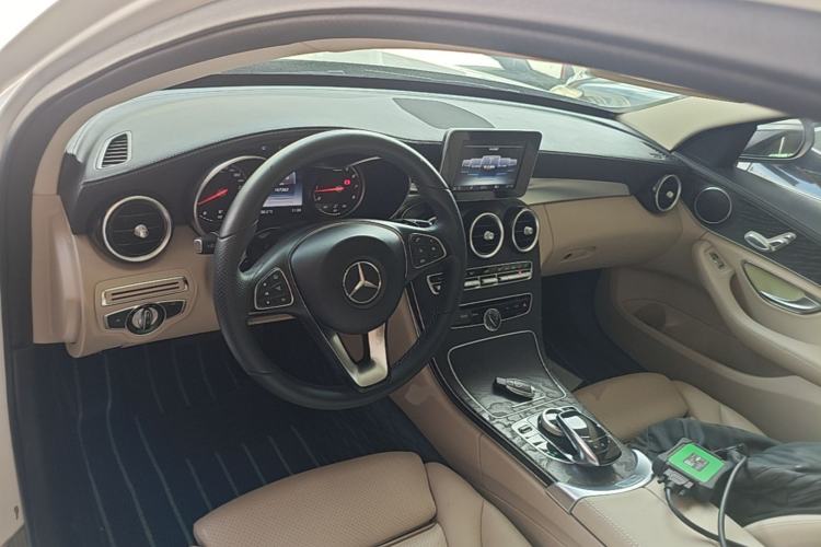 Used Mercedes-Benz C-Class 2015 Restyled C 180 L Sport Edition Center Console