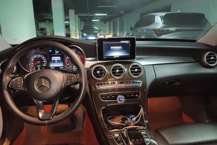 Used Mercedes-Benz C-Class 2015 Facelift C 180 L Center Console