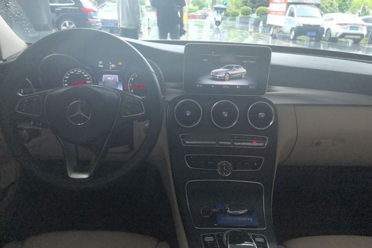 Used Mercedes-Benz C-Class 2015 C 260 L Sport Edition Center Console