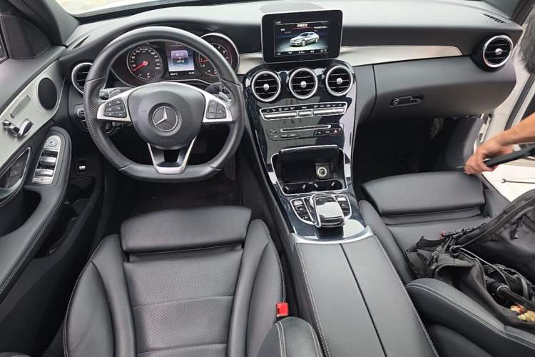 Used Mercedes-Benz C-Class 2015 C 200 Sport Edition 4MATIC Center Console