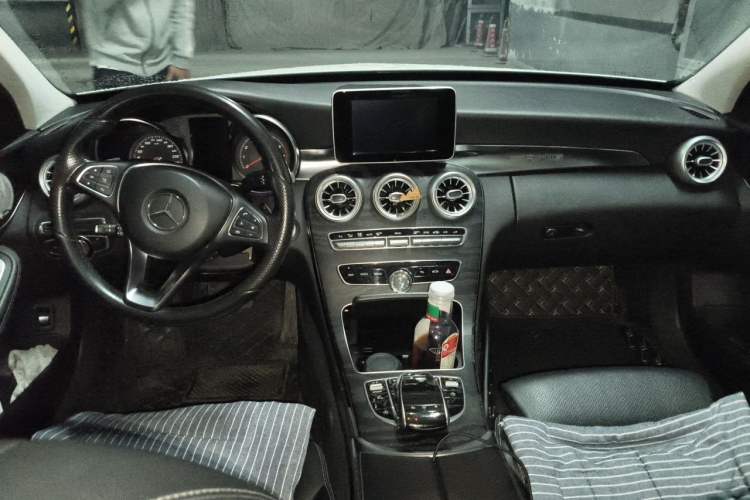 Used Mercedes-Benz C-Class 2015 C 200 station wagon Center Console