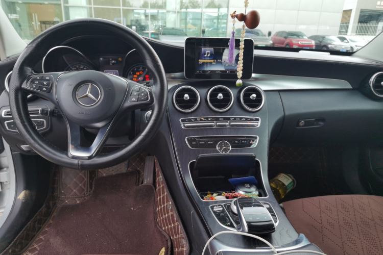 Used Mercedes-Benz C-Class 2015 C 200 L 4MATIC Sport Edition Center Console