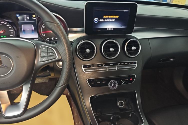 Used Mercedes-Benz C-Class 2015 Restyled C 180 L Sport Edition Center Console