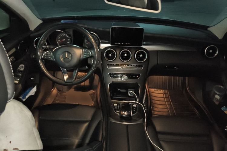 Used Mercedes-Benz C-Class 2015 C 200 L 4MATIC Sport Edition Center Console