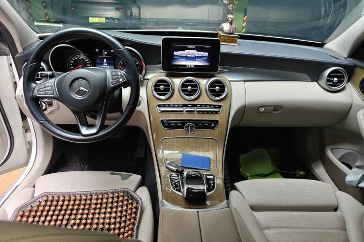 Used Mercedes-Benz C-Class 2015 C 180 L Center Console