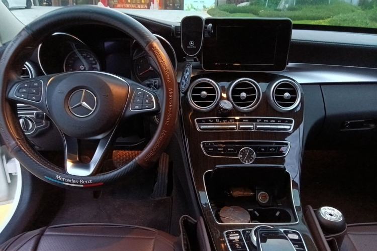 Used Mercedes-Benz C-Class 2015 C 200 L Center Console