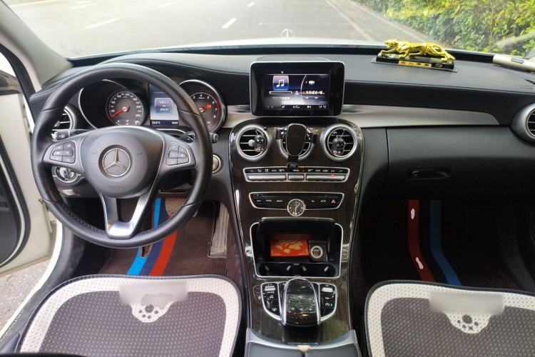 Used Mercedes-Benz C-Class 2015 C 200 L Center Console