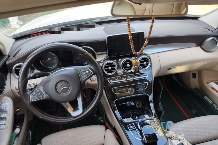 Used Mercedes-Benz C-Class 2015 Facelift C 200 L Center Console
