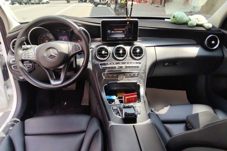 Used Mercedes-Benz C-Class 2015 C 200 L 4MATIC Sport Edition Center Console