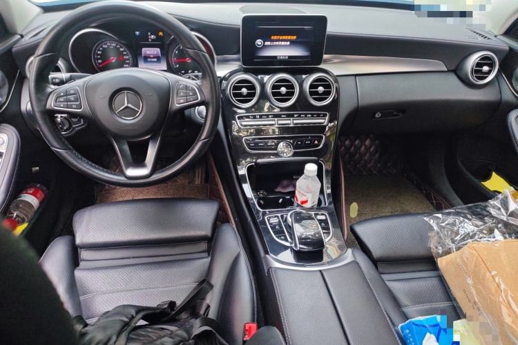 Used Mercedes-Benz C-Class 2015 Facelift C 200 L Center Console