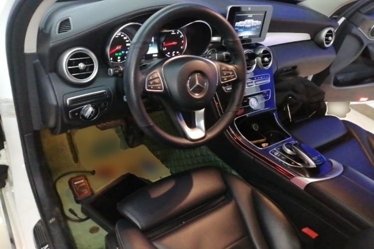 Used Mercedes-Benz C-Class 2015 C 200 L Center Console