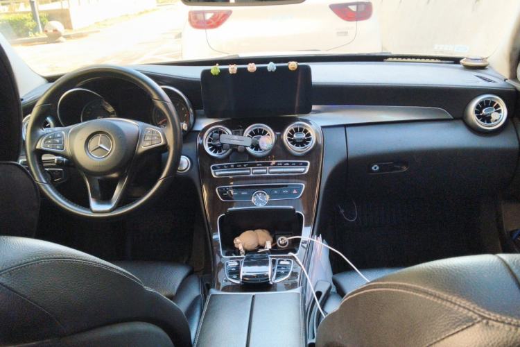 Used Mercedes-Benz C-Class 2015 C 200 L Center Console
