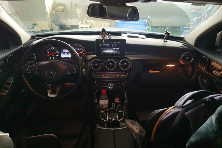 Used Mercedes-Benz C-Class 2015 Facelift C 200 L Center Console