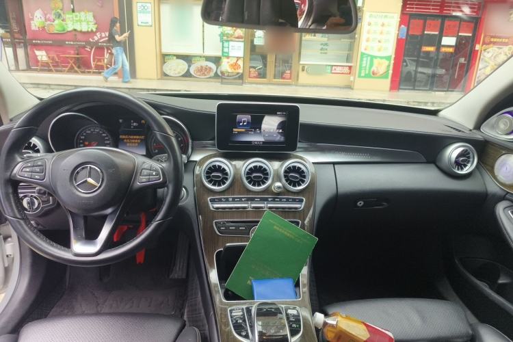 Used Mercedes-Benz C-Class 2015 C 200 L Center Console
