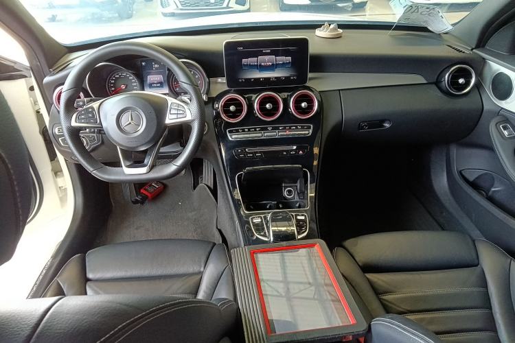 Used Mercedes-Benz C-Class 2015 C 300 Sport Edition Center Console