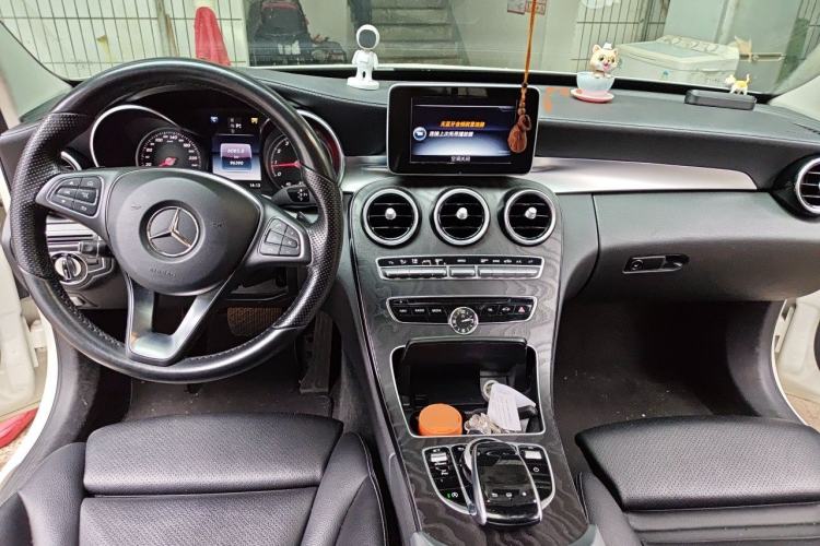 Used Mercedes-Benz C-Class 2015 Facelift C 180 L Center Console