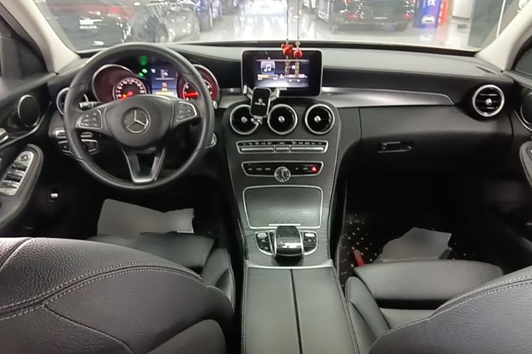 Used Mercedes-Benz C-Class 2015 Restyled C 180 L Sport Edition Center Console