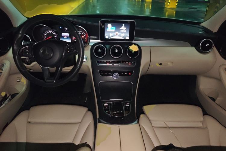 Used Mercedes-Benz C-Class 2015 C 180 L Sport Edition Center Console