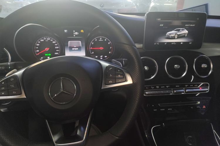 Used Mercedes-Benz C-Class 2015 C 200 Sport Edition 4MATIC Center Console