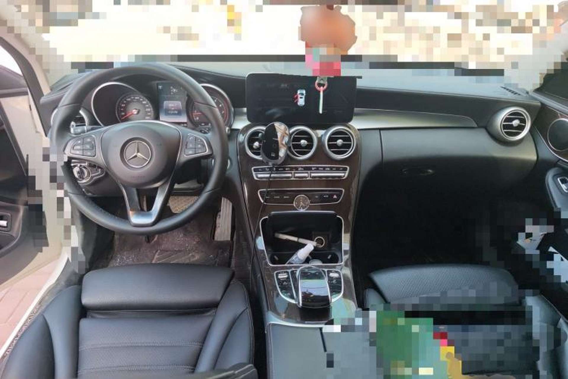 Used Mercedes-Benz C-Class 2015 Facelift C 200 L Center Console