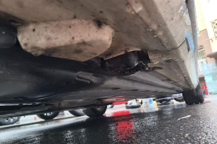 Used Mercedes-Benz C-Class 2015 Revised C 200 L Sport Edition Chassis Front Left