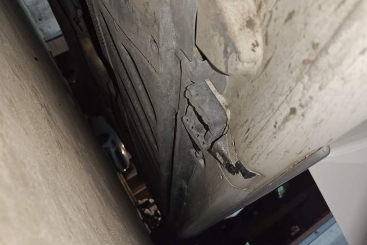 Used Mercedes-Benz C-Class 2015 C 200 L Sport Edition Chassis Front Left