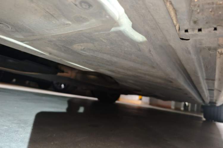 Used Mercedes-Benz C-Class 2015 Facelift C 200 L Chassis Front Left