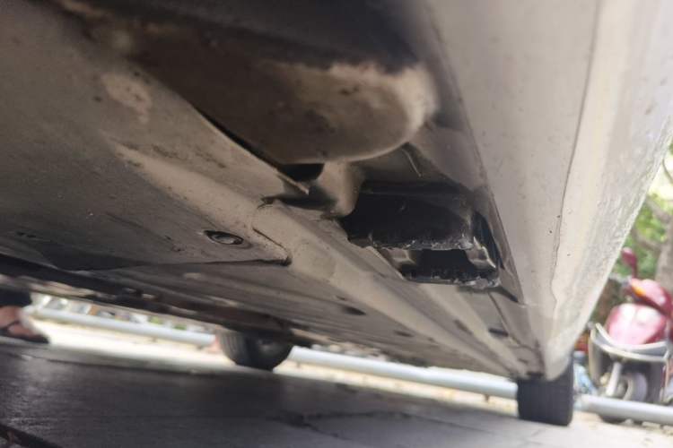 Used Mercedes-Benz C-Class 2015 C 200 L Chassis Front Left