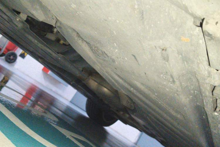 Used Mercedes-Benz C-Class 2015 C 200 station wagon Chassis Front Left