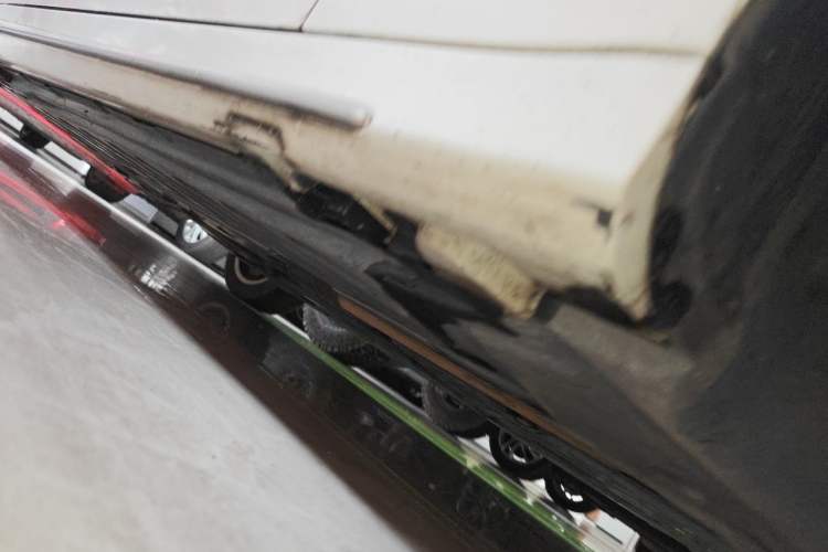 Used Mercedes-Benz C-Class 2015 Revised C 200 L Sport Edition Chassis Front Right